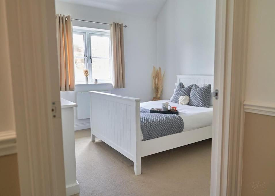 Stunning Luxury 2 Bed Apartment With En-Suite In Wokingham City Centre Ngoại thất bức ảnh